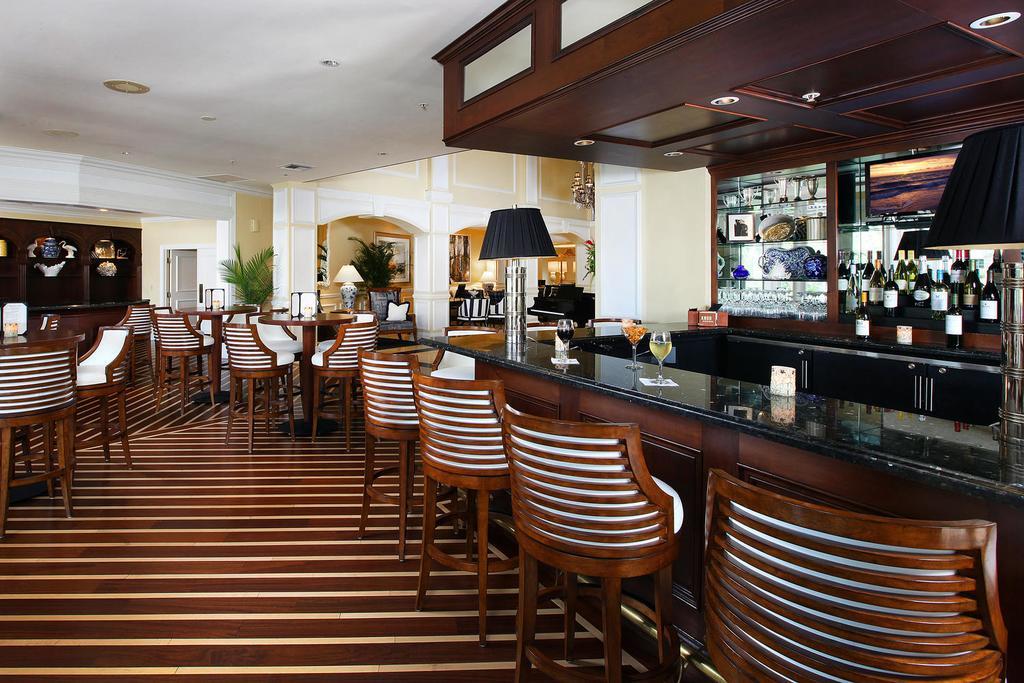 Pine Ridge Inn At Pelican Bay מראה חיצוני תמונה