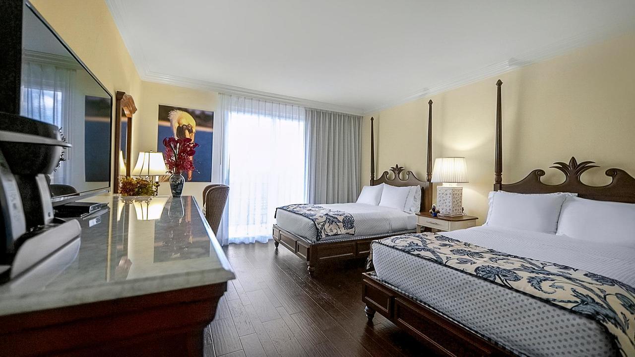 Pine Ridge Inn At Pelican Bay מראה חיצוני תמונה
